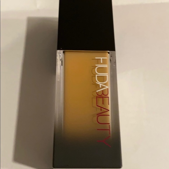HUDA BEAUTY Other - 🥳HP🥳HudaBeauty #FauxFilter foundation-Macchiato